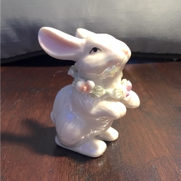 🐇Set of Sweet Easter Bunnies - Glossy White Ceramic -🐇 - Picture 5 of 9